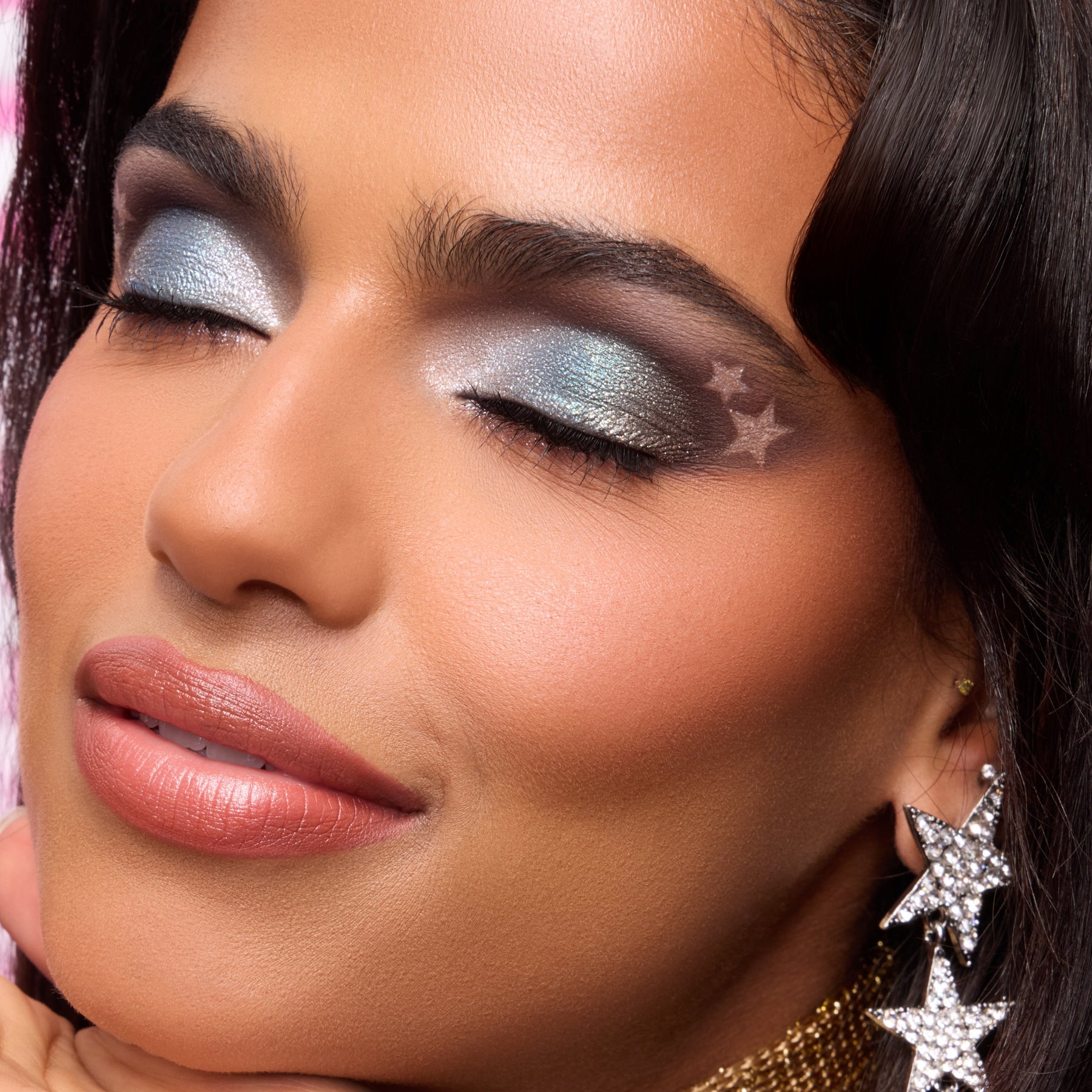 Being Hannah - Pearlescent Editorial Beauty Library